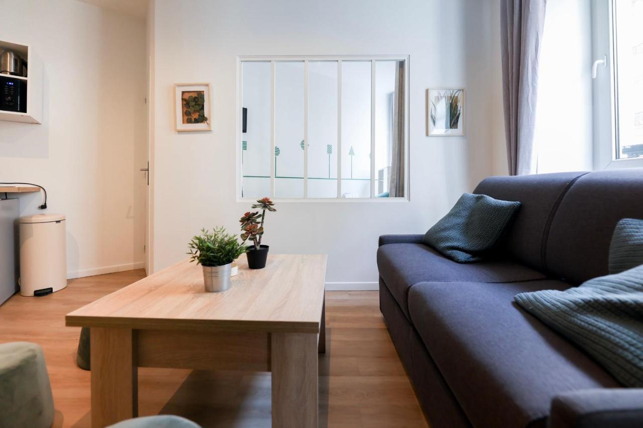 Green Apartment Near Montmartre And Opera Párizs Kültér fotó