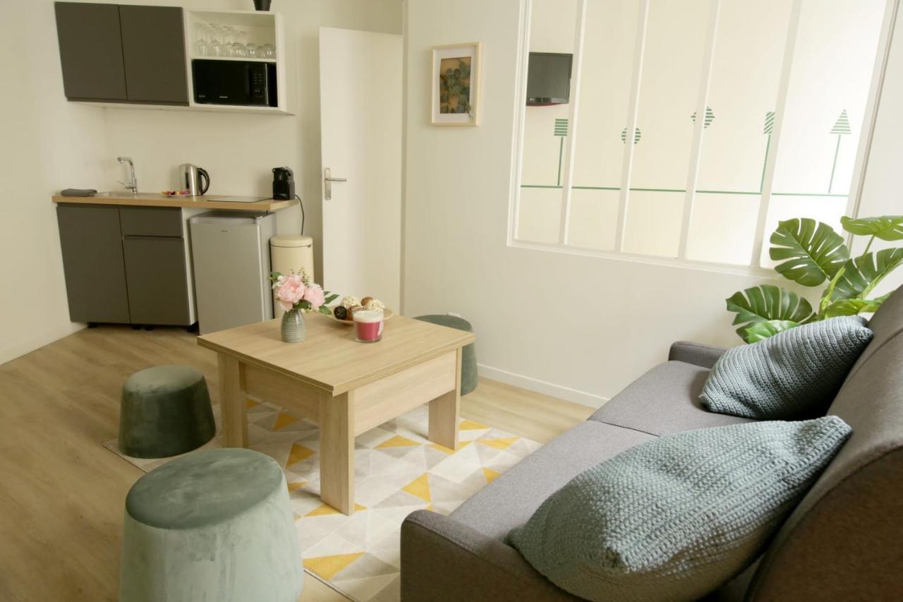 Green Apartment Near Montmartre And Opera Párizs Kültér fotó