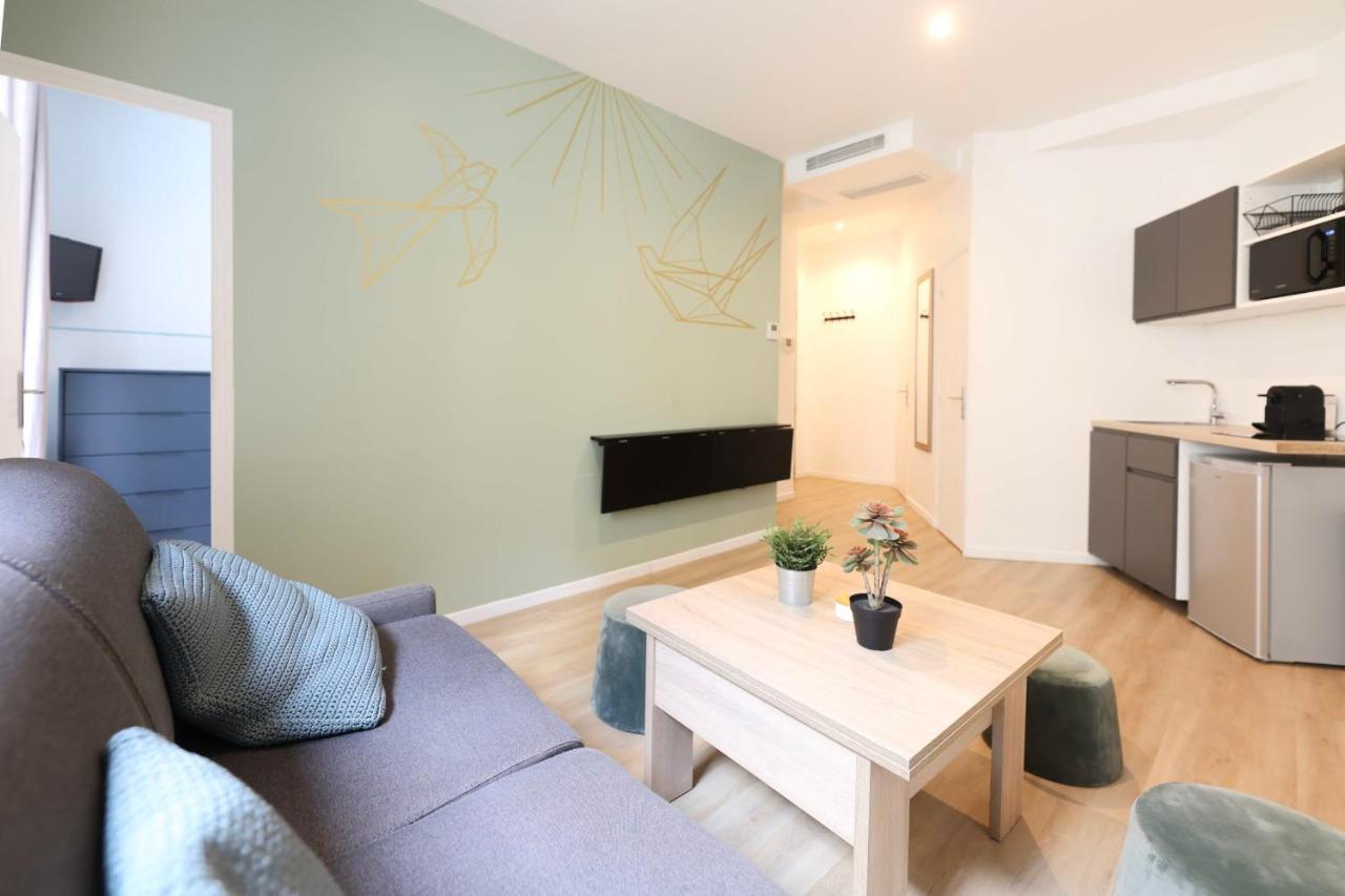 Green Apartment Near Montmartre And Opera Párizs Kültér fotó